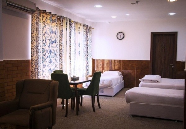 اتاق سه تخته تویین هتل ناکو بوشهر